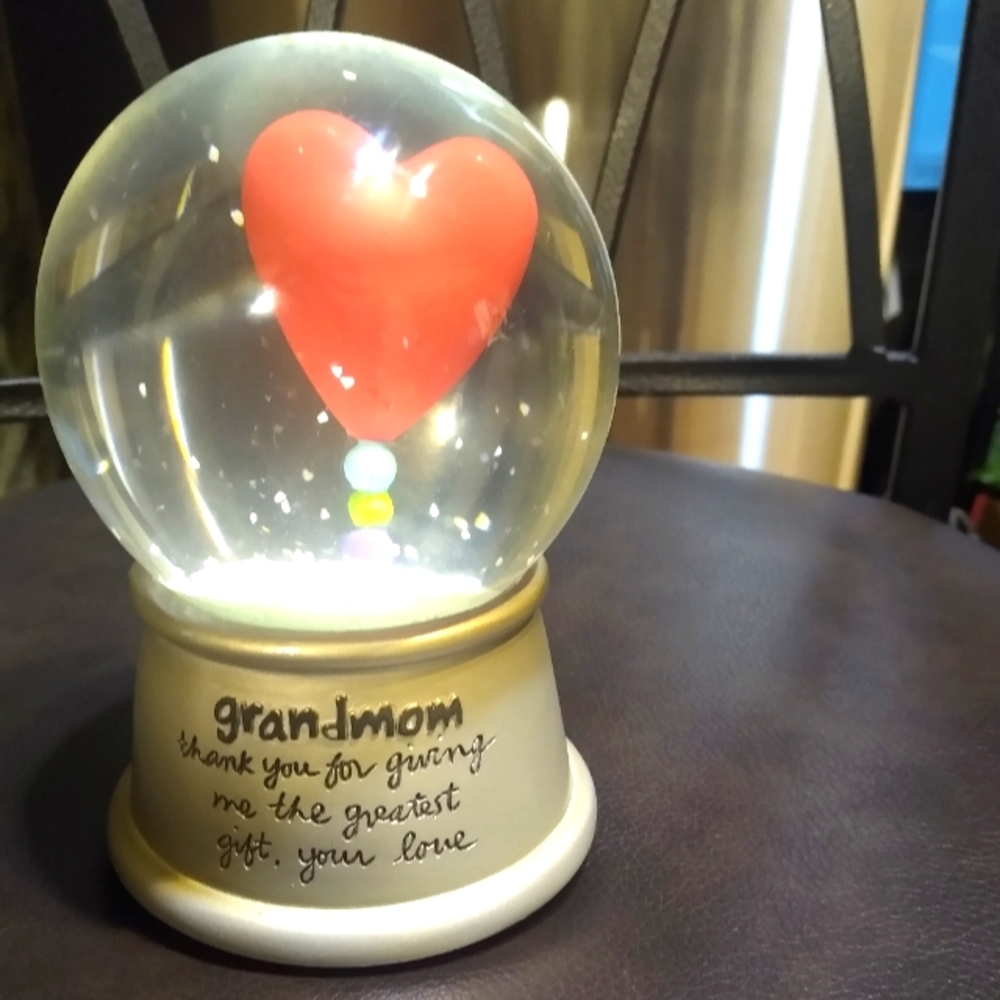 Sandra Magsamen Snowglobe Heart “Grandmom Thank you.Preowned